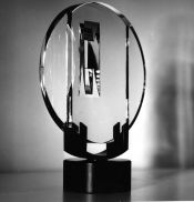 Glasskulptur, drehbar im Kugellager, 1976 - Corning Museum of Glass, New York