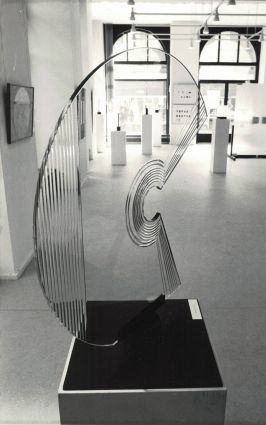 Sequenz, 1974 - Floatglas, drehbar im Kugellager - Ø 80 cm